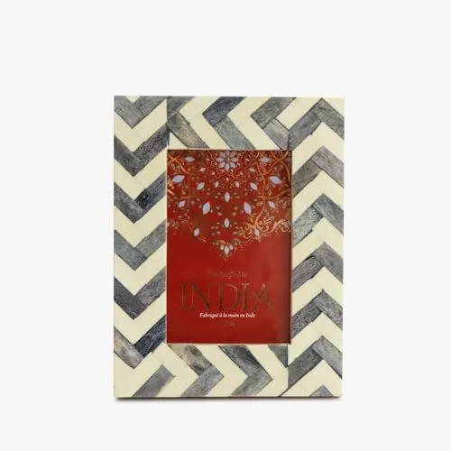 CASA DECOR Resin Chevron Photo Frame - Small For Home & Office Decor | Table Top Photo Frame | Standing Photo Frame Couple Gifts Valentine 4x6