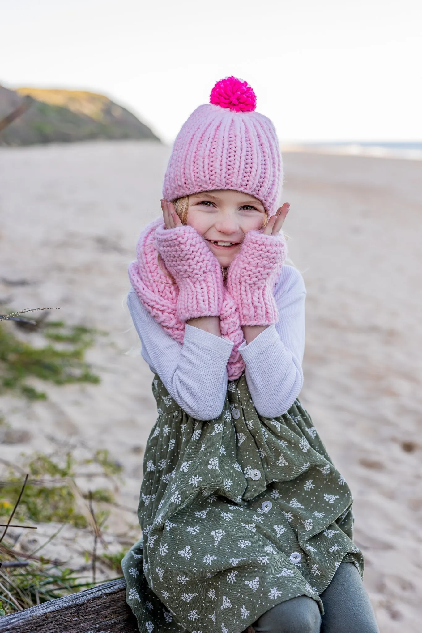 Journey Fingerless Mittens Pink