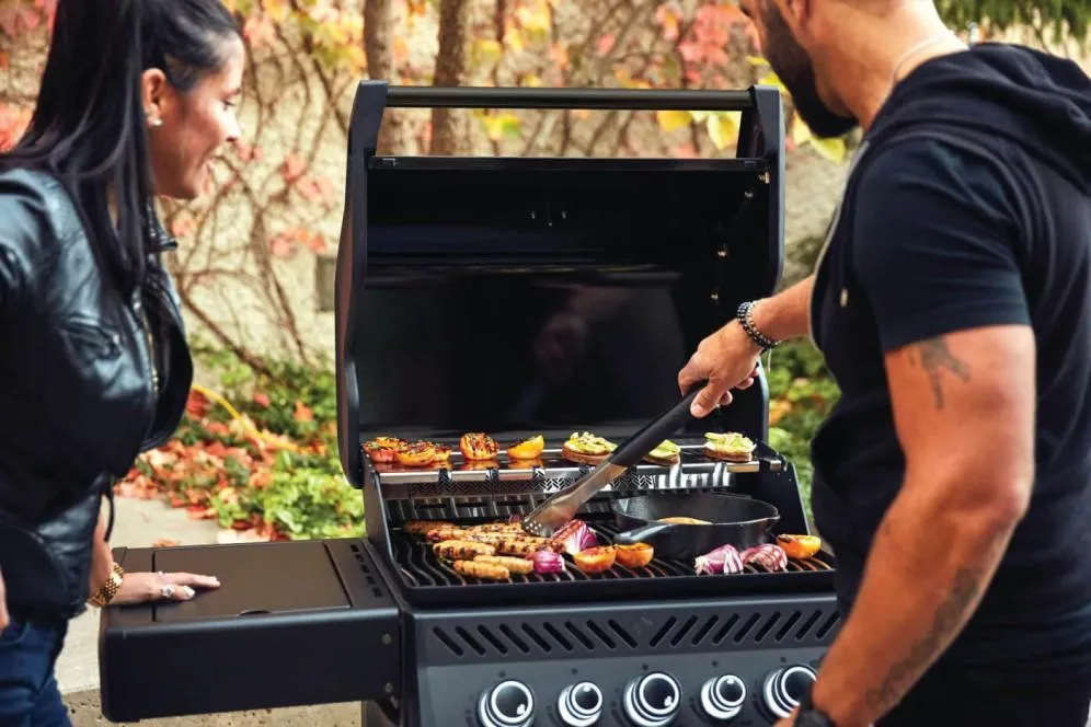 Napoleon Bbq RSE425RSIBPK1PHM Phantom Rogue SE 425 RSIB with Infrared Side and Rear Burners , Propane, Satin Black