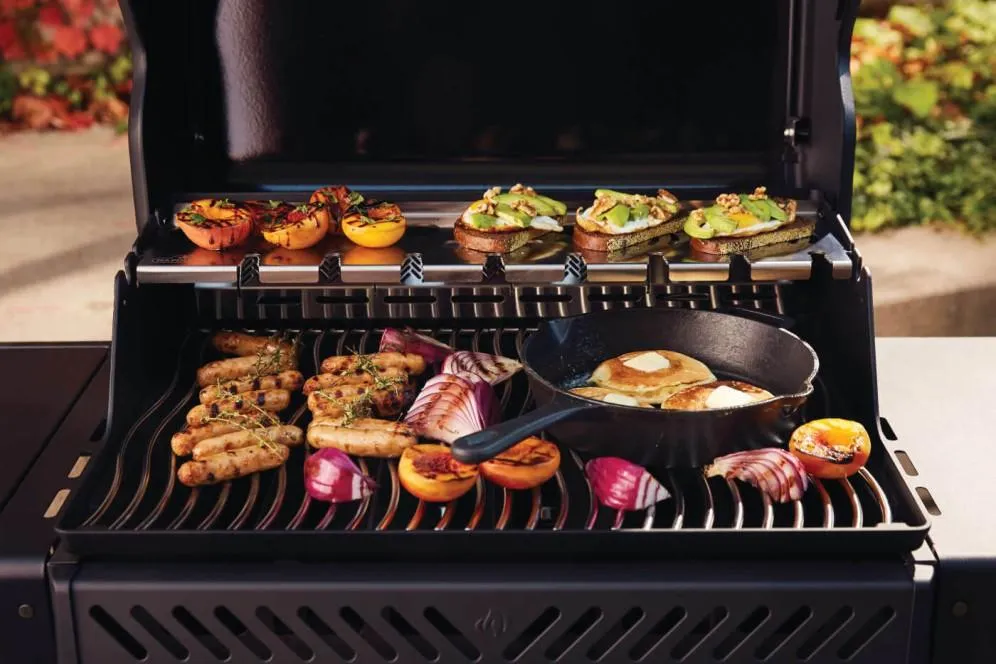 Napoleon Bbq RSE425RSIBPK1PHM Phantom Rogue SE 425 RSIB with Infrared Side and Rear Burners , Propane, Satin Black