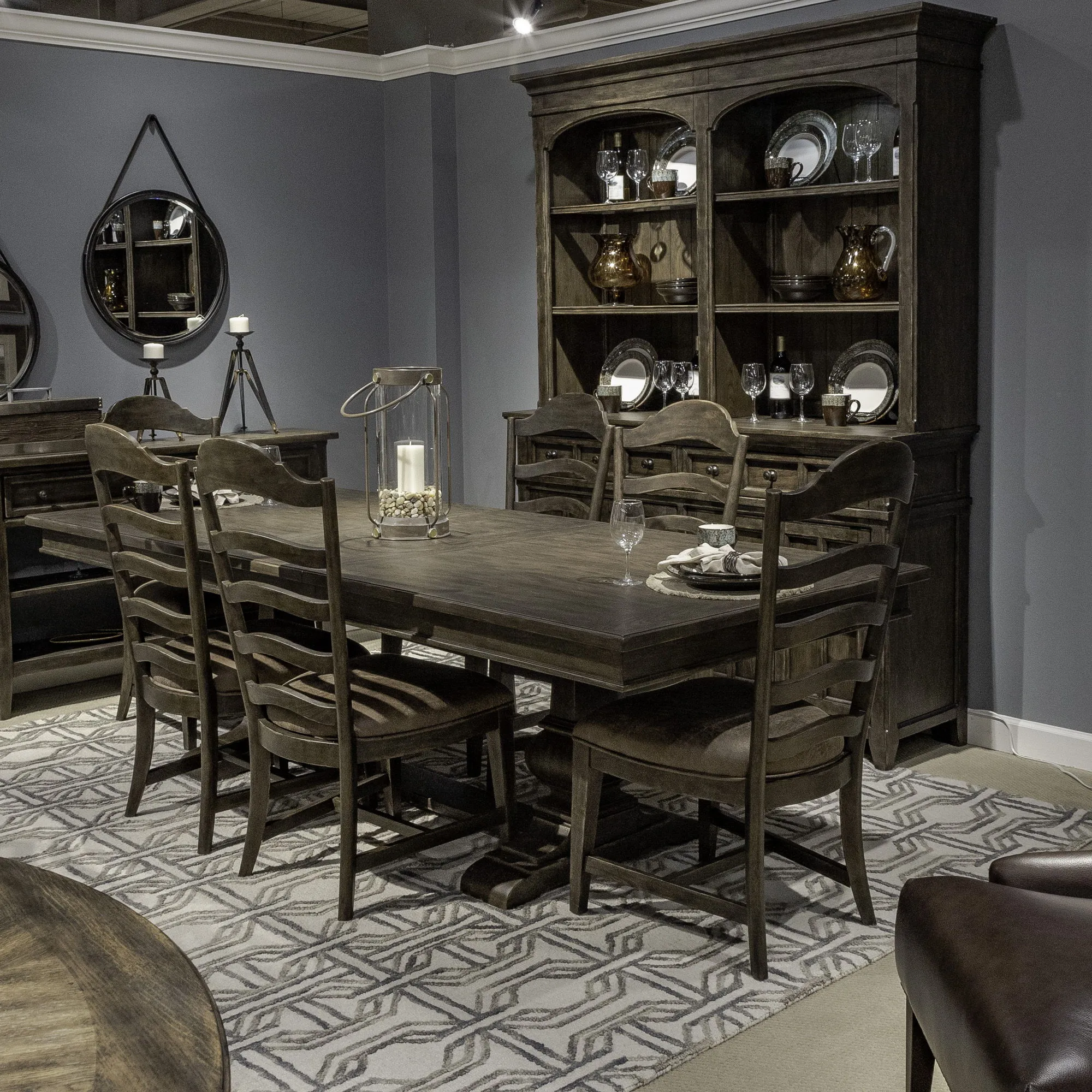 Paradise Valley - Trestle Table Set
