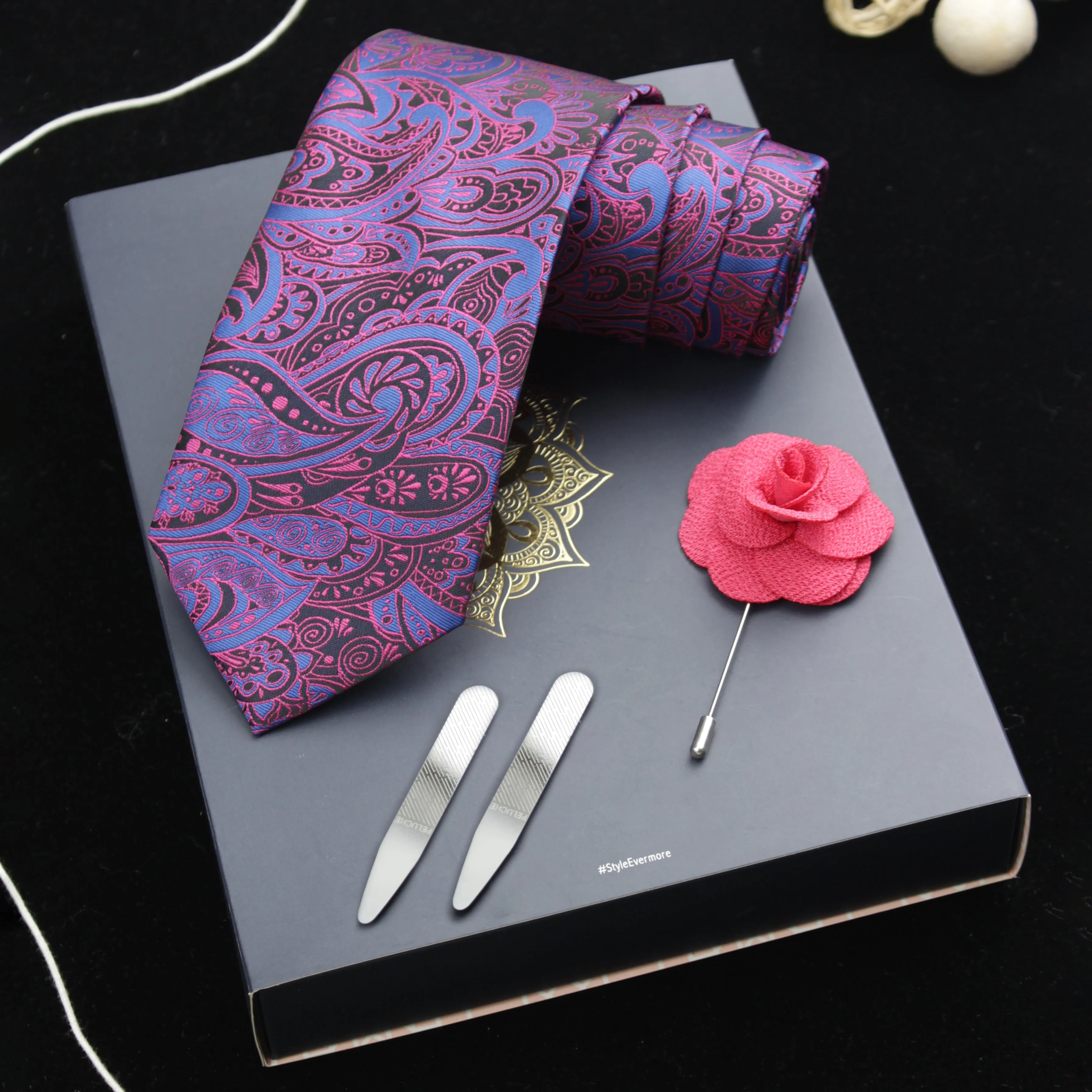 Peluche Out of The Box Gift Box for Men