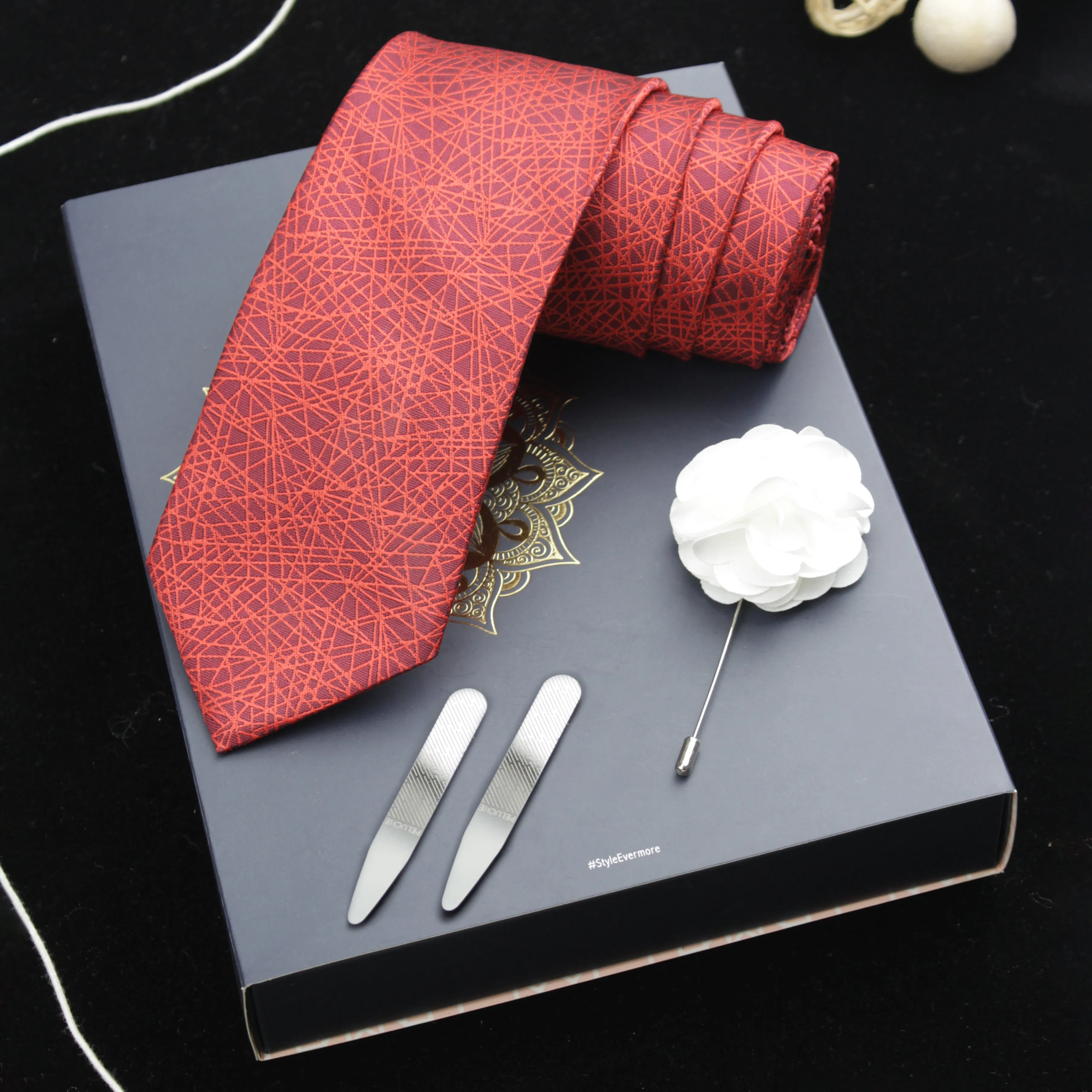 Peluche The Claret Dimes Gift Box for Men