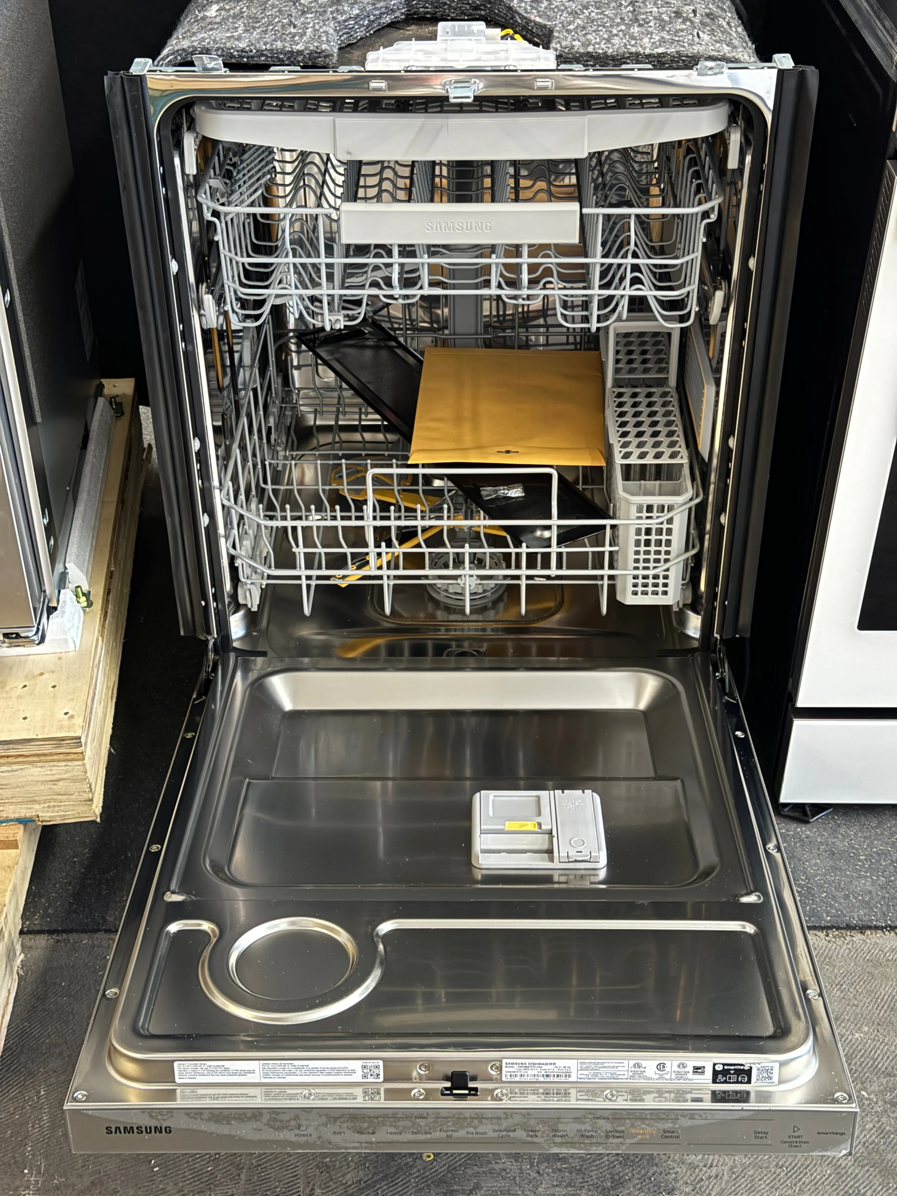 Samsung BESPOKE DW80BB707012 24 Inch Fully Integrated Smart Dishwasher with 15 Place Settings, StormWash , Whisper Quiet 42dBA, Smart Dry, AutoRelease™ Door, FlexLoad, LED Time Display, Digital Leak Sensor and Energy Star© Certified: White Glass
