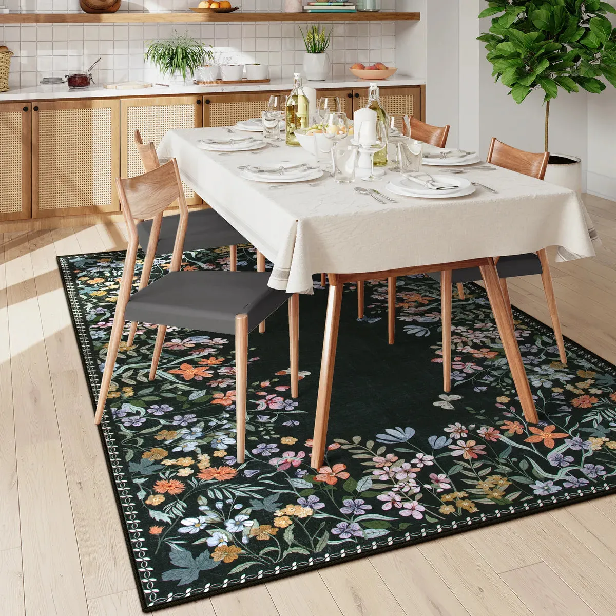 Solene Modern Blooming Floral Garden Black Area Rug