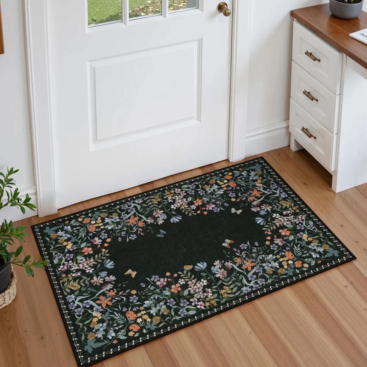Solene Modern Blooming Floral Garden Black Area Rug